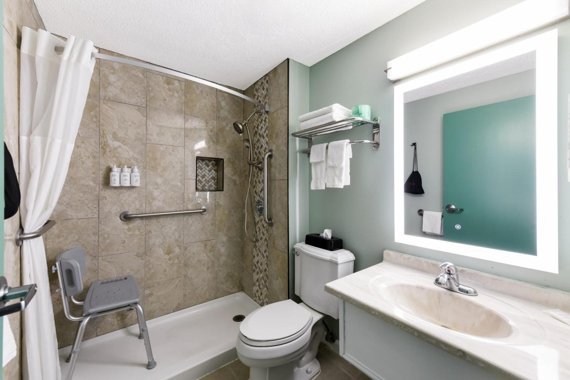 Baymont Inn & Suites By Wyndham Liberty Exteriér fotografie