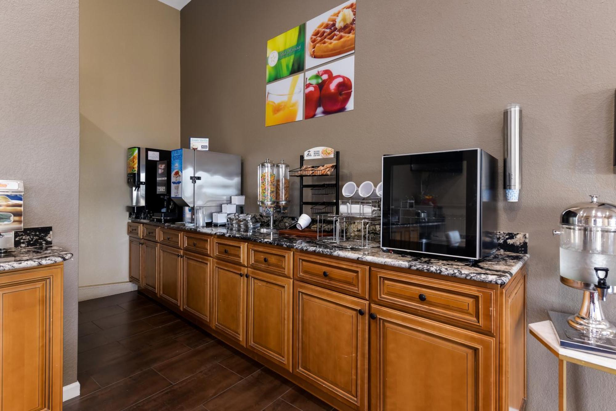 Baymont Inn & Suites By Wyndham Liberty Exteriér fotografie